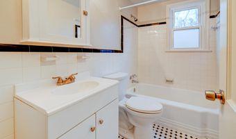 5214 DANBURY Rd, Bethesda, MD 20814