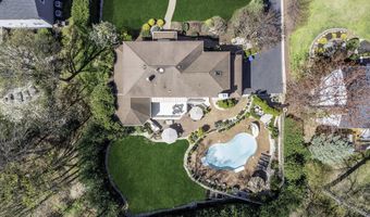 14 Bunker Hill Dr, Middletown, NJ 07748