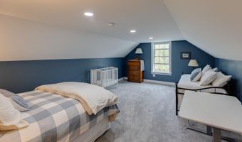 104 Champagne Cir, Campton, NH 03223