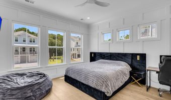 1068 Capersview Ct, Awendaw, SC 29429
