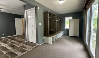 3250 E Douglas Ave, Des Moines, IA 50317