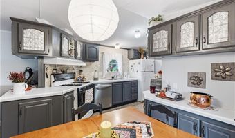 7 Kelly Ln, Coventry, RI 02816