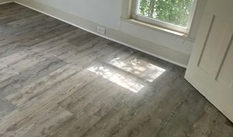 6 Henry St, Amsterdam, NY 12010