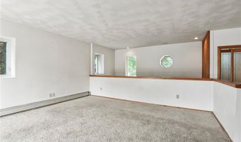 28 Sand Hill Dr, North Kingstown, RI 02852