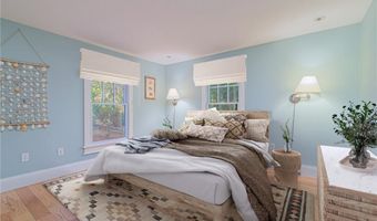 30 Bonnet View Dr, Jamestown, RI 02835