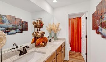 1404 N WYNLAKE Dr, Alabaster, AL 35007