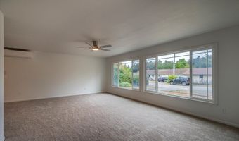 950 NE 1ST St, Bandon, OR 97411