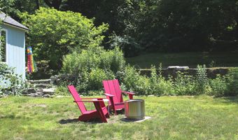55 Liberty St, Chester, CT 06412