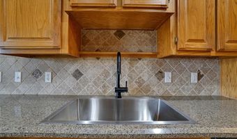 3405 Wendy Ln, Altus, OK 73521