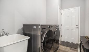2865 Dillon Dr, Ann Arbor, MI 48105