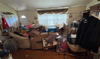 9831 SINGLETON Dr, Bethesda, MD 20817