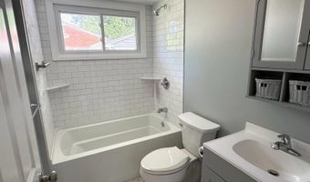 1720 Avondale Ave, Ann Arbor, MI 48103