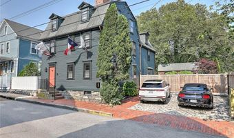 41 Third St, Newport, RI 02840