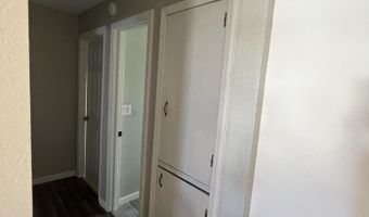 905 S Griffith Ave, Aurora, MO 65605