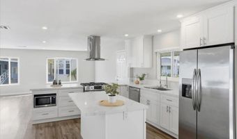 7023 San Bartolo St, Carlsbad, CA 92011