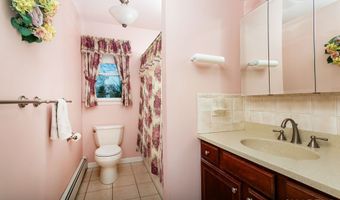 13 Elmar Dr, Danbury, CT 06811