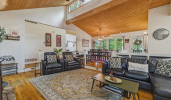 203 BRENDA Ln, Basye, VA 22810