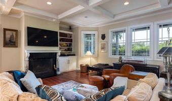 365 Boston Neck Rd, Narragansett, RI 02882