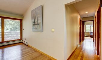 15 Brookridge Dr, Avon, CT 06001