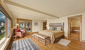 13471 Albright Ln, Bigfork, MT 59911