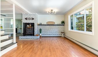 44 Sixth St, Auburn, ME 04210