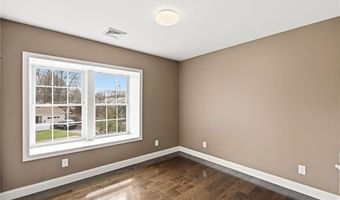 29 Calumet Ave, Johnston, RI 02919