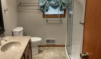 602 S 3rd St, Beresford, SD 57004