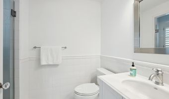 73 E 25th St, Avalon, NJ 08202