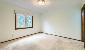 211 Mckinley St, Anoka, MN 55303