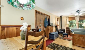8 New London Dr, Barnstead, NH 03225