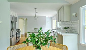 278 Sowams Rd, Barrington, RI 02806