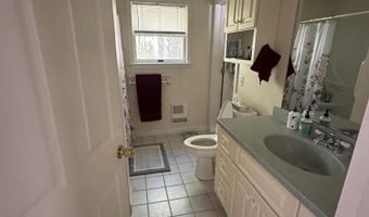 37 Cortland Cir, Bangor, ME 04401