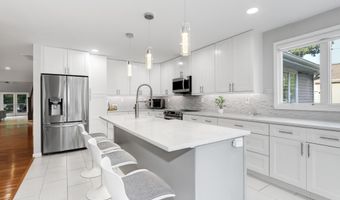 106 Hillside Ave, Absecon, NJ 08201