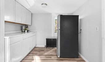 1382 Hope St, Bristol, RI 02809