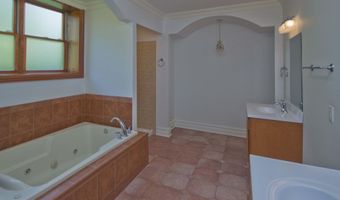 81 Potts Rd, Allentown, NJ 08501