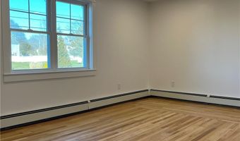 45 Trout Dr, Middletown, RI 02842
