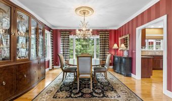 12 Logans Way, Danbury, CT 06811