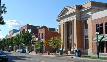 3079 Hillview Dr, Adrian, MI 49221