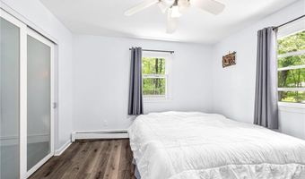 210 Keach Pond Dr, Glocester, RI 02814