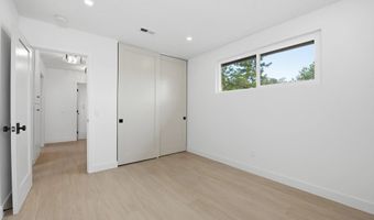 2610 Chestnut Ave, Carlsbad, CA 92010