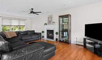 45 Silo Dr, Cranston, RI 02921