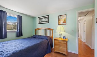 272 Westwoods Ter, Bristol, CT 06010