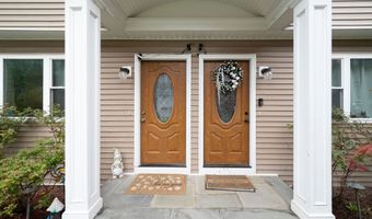 50-52 Knollwood Dr, Bethel, CT 06801