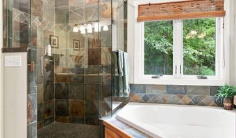 3235 Lakeview Dr, Allegan, MI 49010