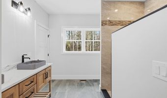 14 Stacey Ln 2, Chester, NH 03036