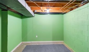 16 Cherry St, Beachwood, NJ 08722