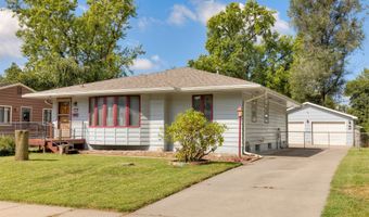 2614 E 38th Ct, Des Moines, IA 50317
