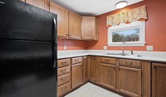 22 Cortland Cir, Bangor, ME 04401