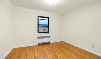 113 W 2ND St 44, Bayonne, NJ 07002