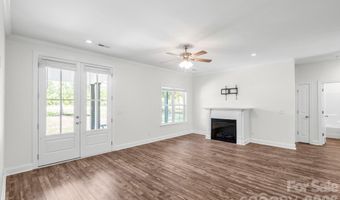 939 Old Stagecoach Rd, Camden, SC 29020